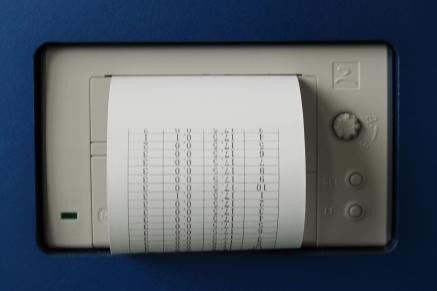Máquina de ensayo de cigarrillos electrónicos precisa para ensayos de concentración de humo de alto rendimiento